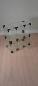 O vidro temperado modulado é um vidro de segurança, em caso de quebra ele estilhaça em pedaços pequenos.
